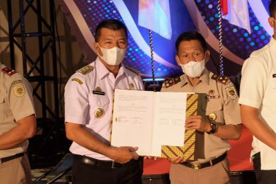 Bupati Bulukumba Terima Sertipikat Aset Pemda Dari Menteri ATR RI