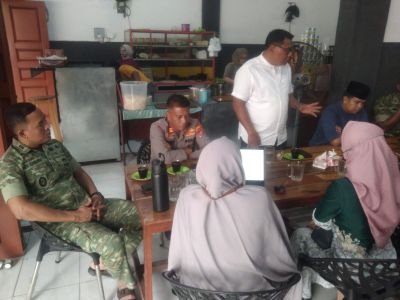 Sinergi TNI-Polri dan Tenaga Kesehatan, Danramil 04/Lph Hadiri Koordinasi Percepatan Imunisasi Kejar